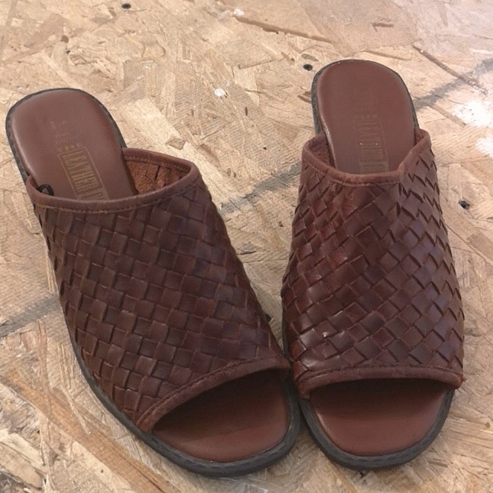 Vintage, woven heeled slides